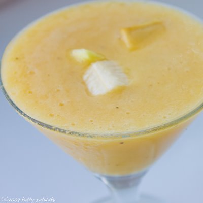 fresh_ginger_raw_banana_smoothie