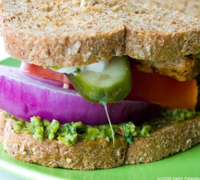 vegan-chicken-pesto-sandwich