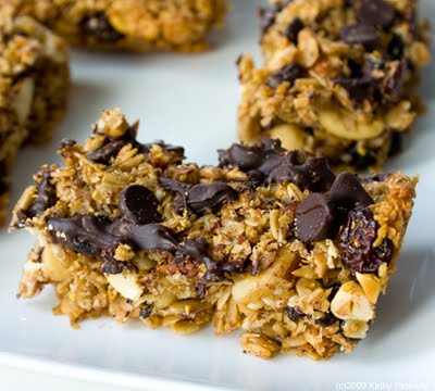 kitchen-sink-granola-bars